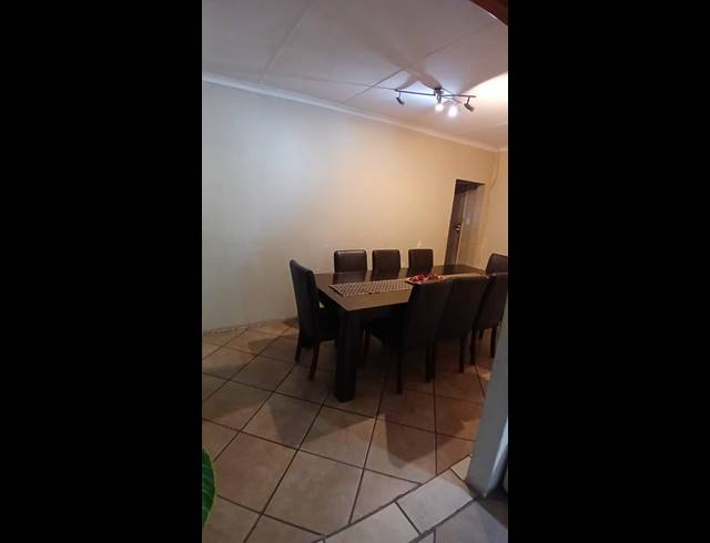 4 BEDROOM PROPERTY TO RENT IN KEMPTON PARK WEST
